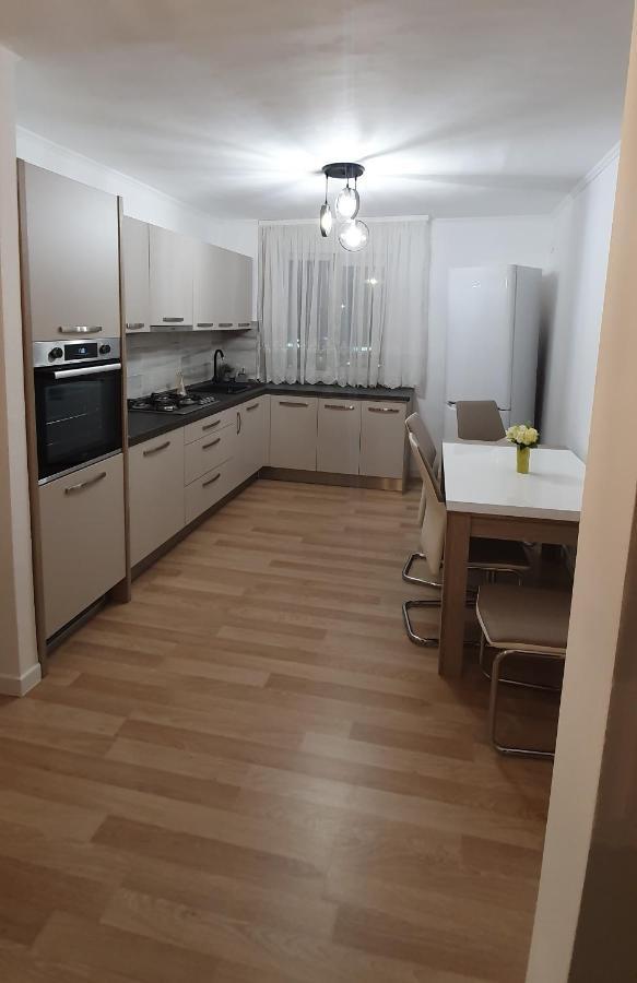 Rebecca Sweet Apartment オラデア エクステリア 写真